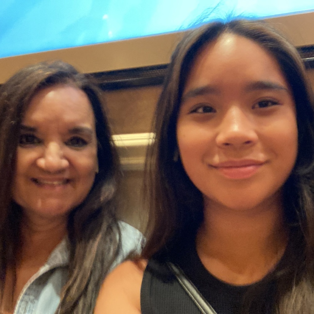 Meet your Poshers, Donna and Melia